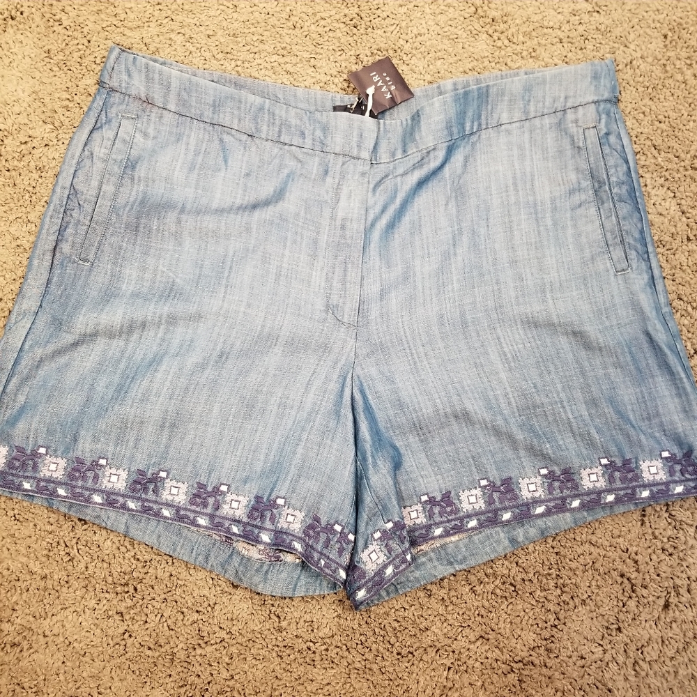 NWT Kaari Blue Embroidered Chambray Shorts Size 16W